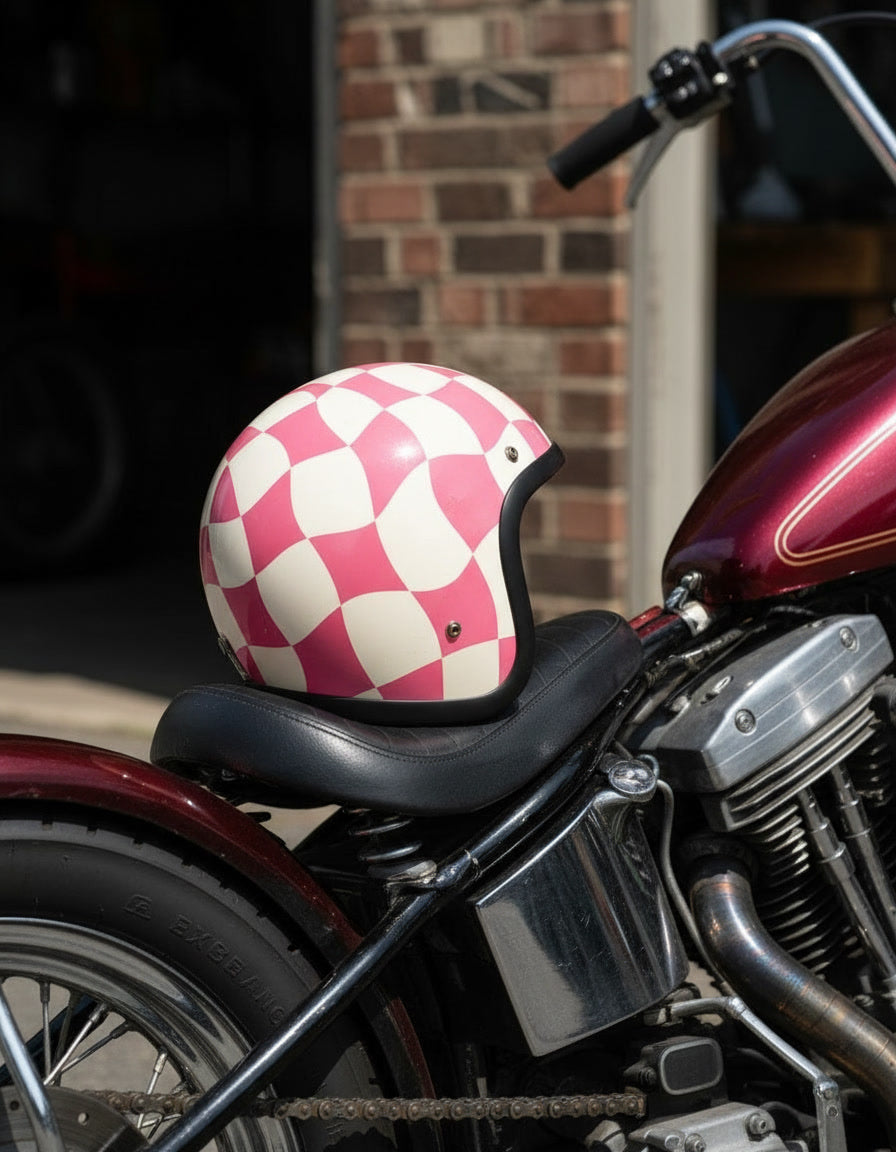 Retro 3/4 Helmet - Chess pink